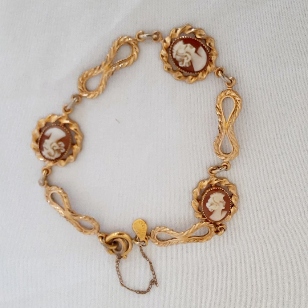 Vintage Amco cameo bracelet